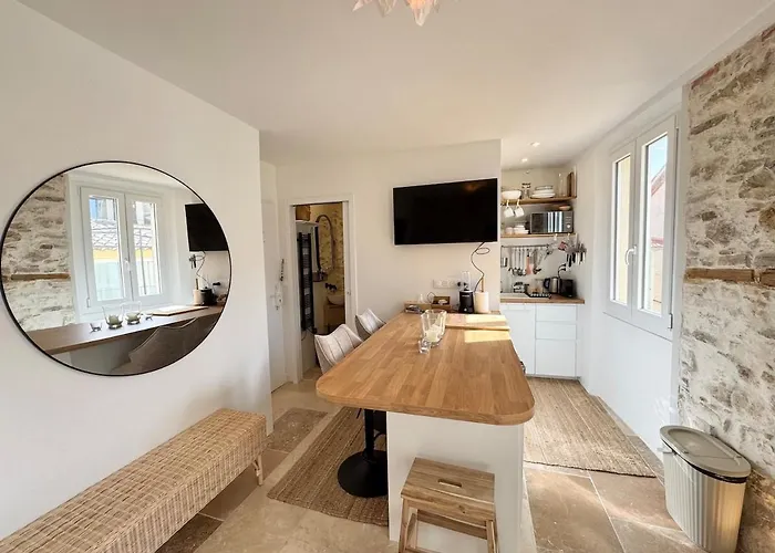 Le Cosy Revely, 2 Pieces Sur Les Remparts , Climatise *