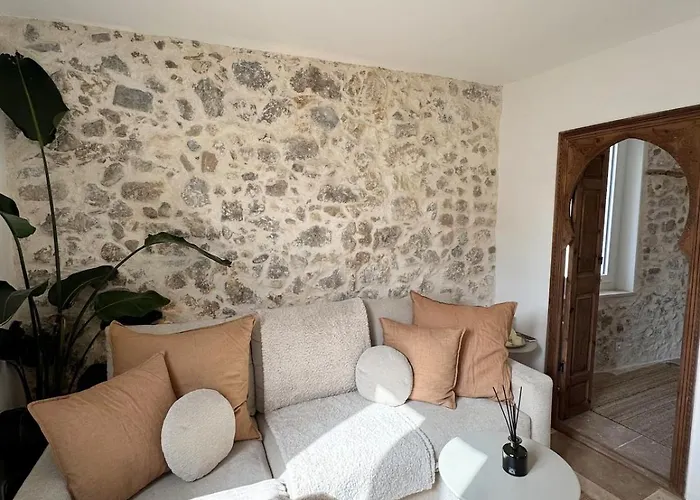 Le Cosy Revely, 2 Pieces Sur Les Remparts , Climatise Apartman