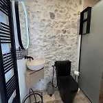 Le Cosy Revely, 2 Pieces Sur Les Remparts , Climatise דירה