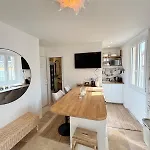 Le Cosy Revely, 2 Pieces Sur Les Remparts , Climatise Апартаменти *