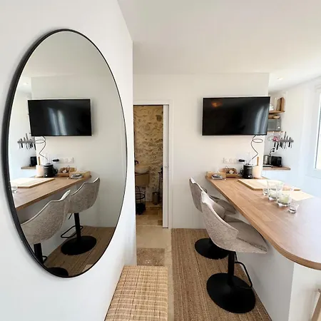 Le Cosy Revely, 2 Pieces Sur Les Remparts , Climatise 아파트 *