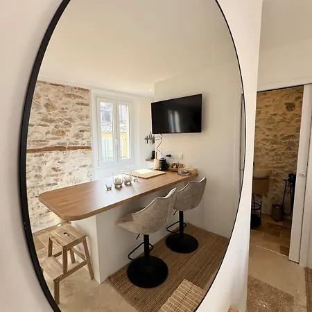 Le Cosy Revely, 2 Pieces Sur Les Remparts , Climatise 아파트