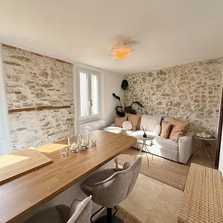 Le Cosy Revely, 2 Pieces Sur Les Remparts , Climatise 아파트 *
